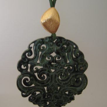 Penjoll Jade fl, 65diàm.tallat mm on both sides, antelina verda, fornitures de metall ajustables color or