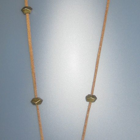 111-314 Penjoll de jaspi locaita,40×30 mm, antelina color camel, fornitures ajustables de metall daurades