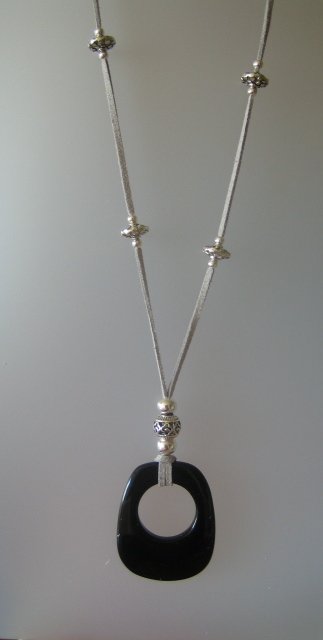 160-714 Penjoll amb ònix, 60×40 mm, antelina gris, fornitures ajustables de metall platejades