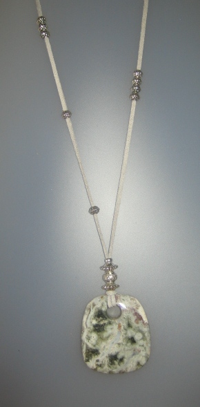 169-714 Penjoll de jaspi ocean, 50×45 mm, antelina gris, fornitures ajustables de metall platejades