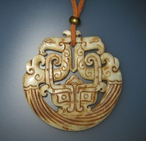 Penjoll de jade nefrita, 75mm diàmetre, cuir colo canel, fornitures platejades