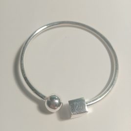 Pulsera - brazalete plata. Àngels Canut
